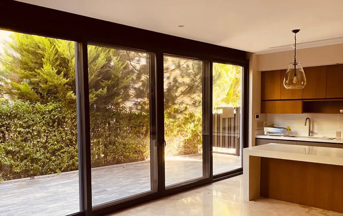 sliding doors Chessington